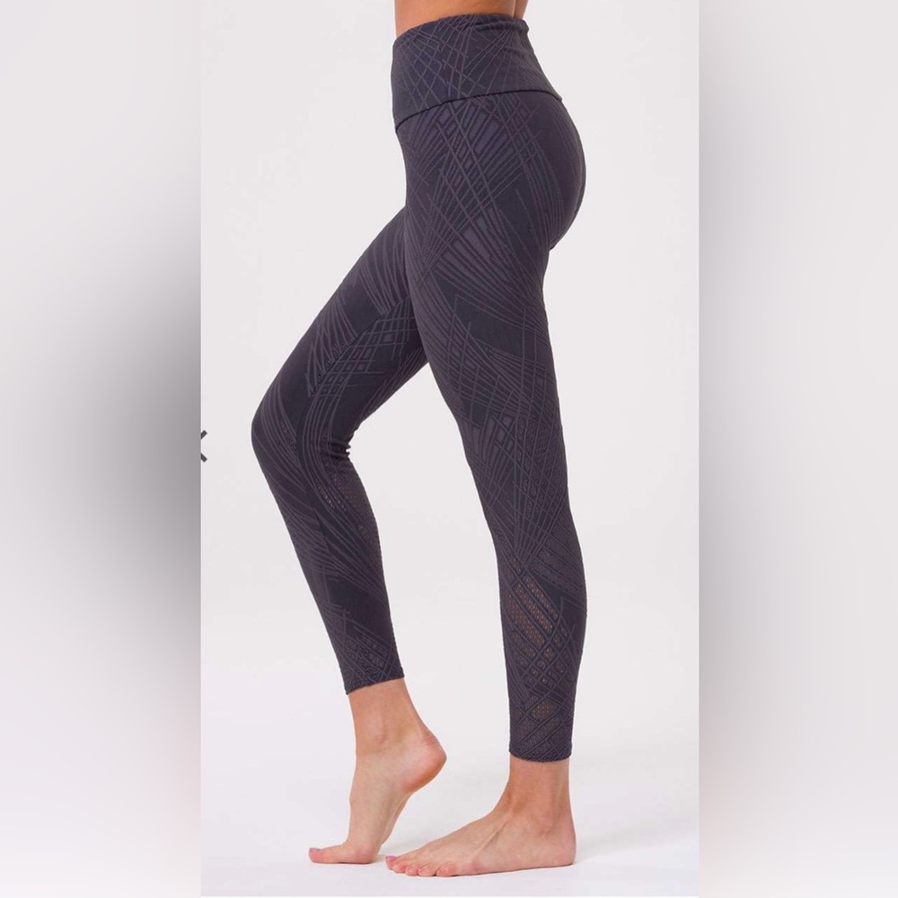 Onzie navy Textured High-Waist Leggings